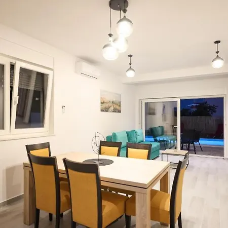 Bella Vista 1 Apartment *