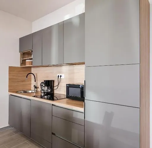Bella Vista 1 *