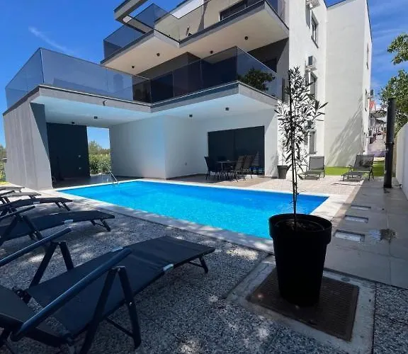 Bella Vista 1 *