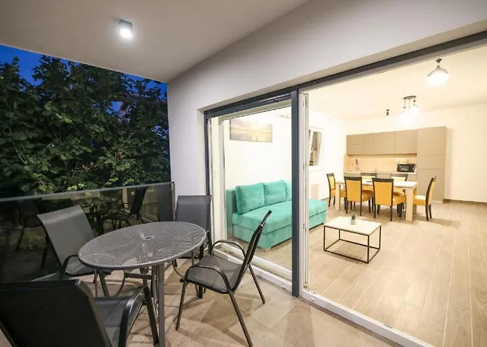 Bella Vista 1 דירה *