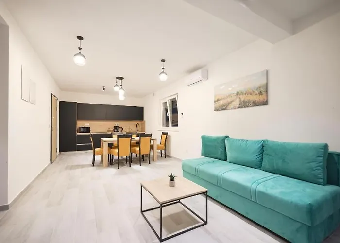 Bella Vista 1 דירה *