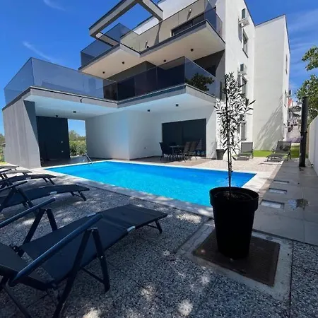 Bella Vista 1 *