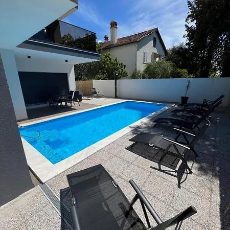 Apartament Bella Vista 1 *