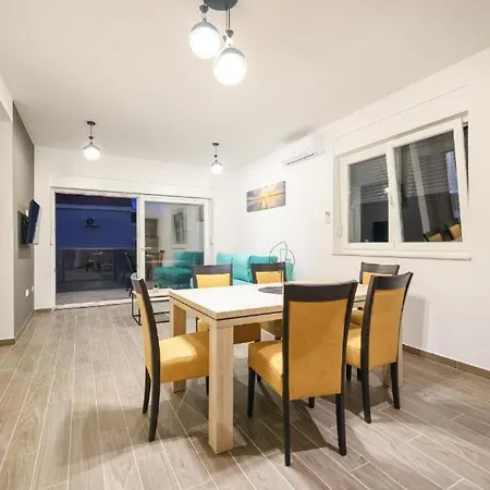 Apartament Bella Vista 1 *